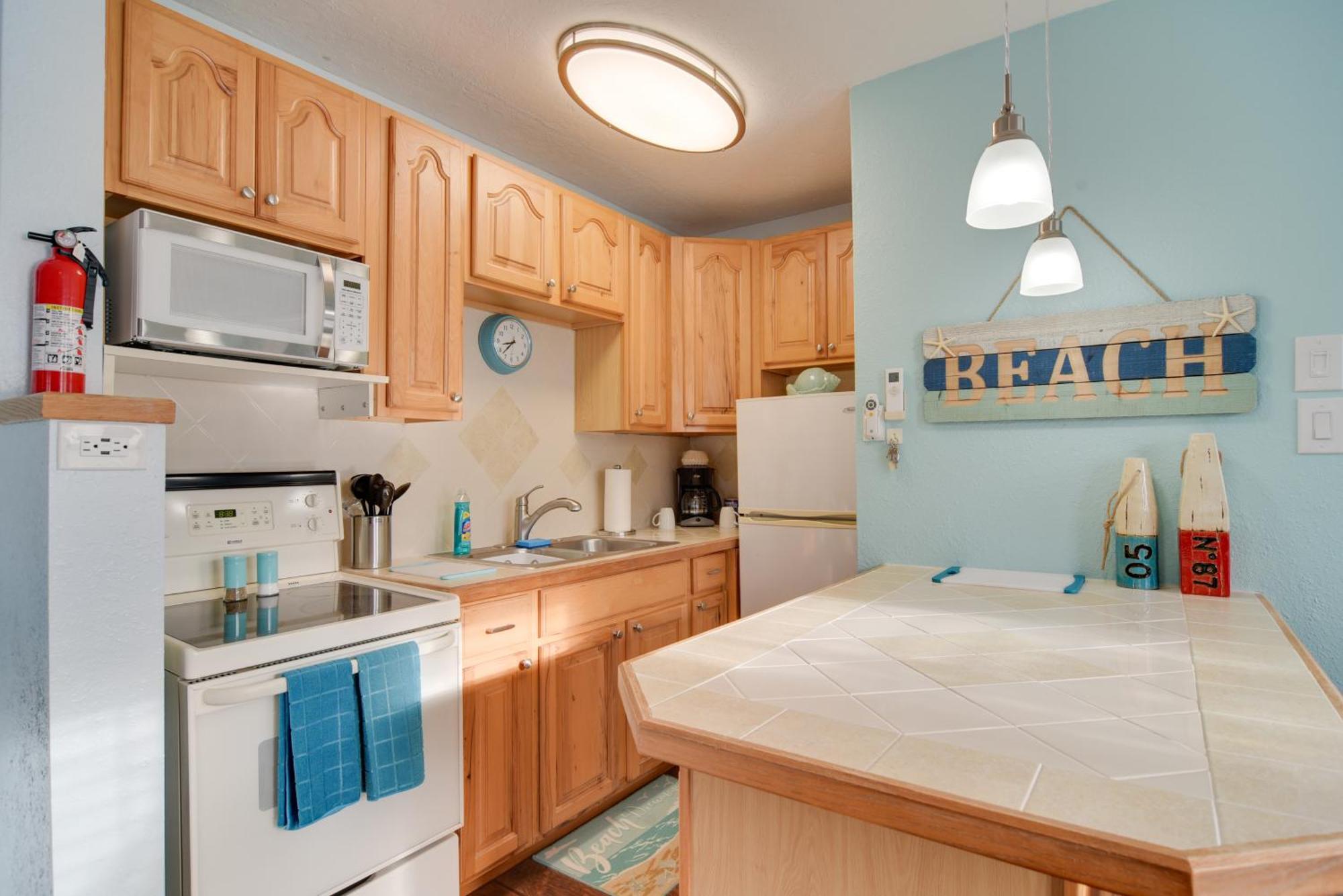 Condo With Community Pool - Walk To Madeira Beach! St. Pete Beach Bagian luar foto